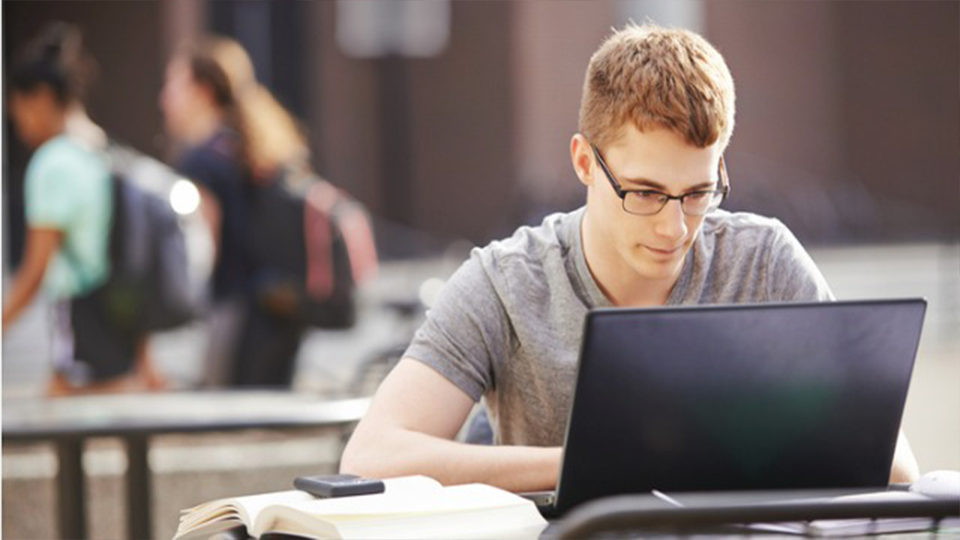 بهترین لپ تاپ برای دانشجویان