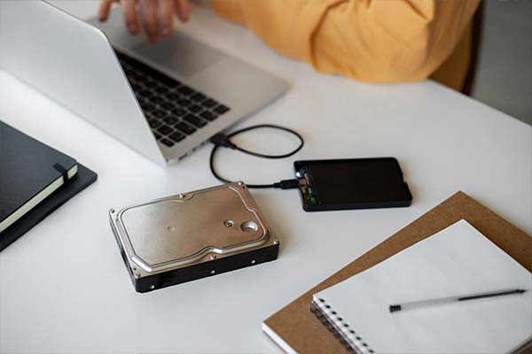 راهنمای-خرید-هارد-مناسب(7-نکته-که-باید-بدانید)